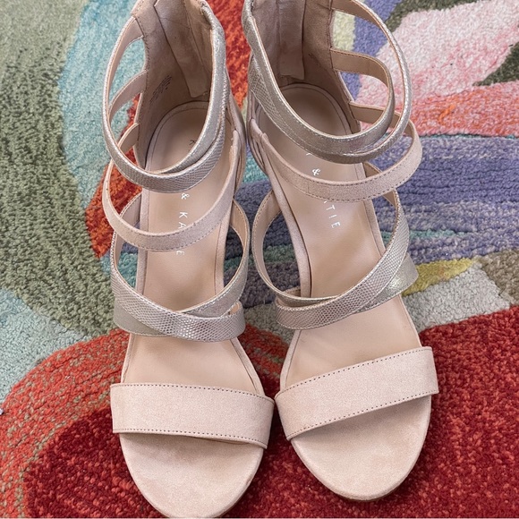 Nude Suede and Metallic High Heel Size 7.5 - Picture 4 of 6